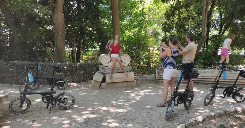 Athens: Discover the City Electric Bike Tour - Anafiotika, Plaka, and the Roman Agora