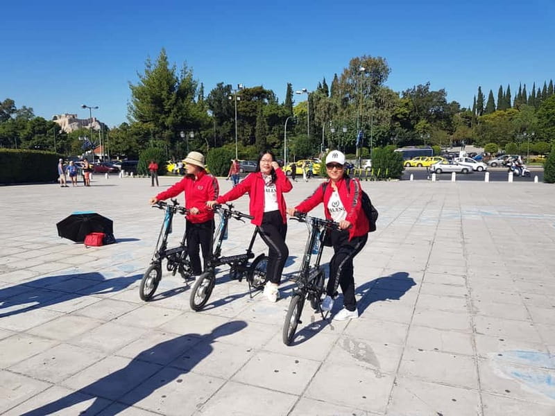 Athens: Discover the City Electric Bike Tour - Guides, group size, and the personal touch