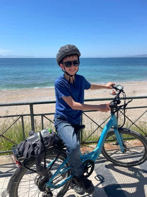 Athens: Electric Bike Seaside Tour with Guide - How the guide shapes the experience