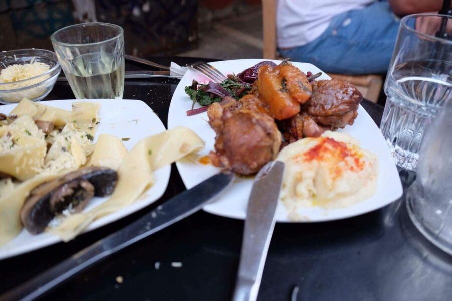 Athens: Old Town Electric Bike Tour with Local Mezes - Ancient sights from the saddle