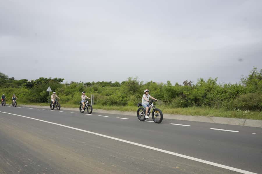Authentic North East Coast E-bike Guided Tour - Lunch in Grand Gaube