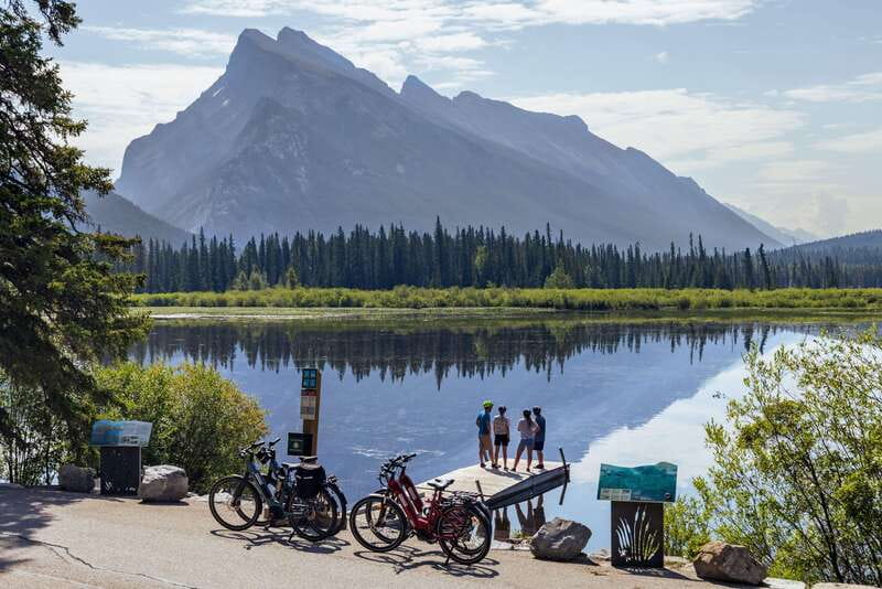 Banff: Mountain Lakeside Guided E-Bike Tour - E-bike comfort, clothing, and weather