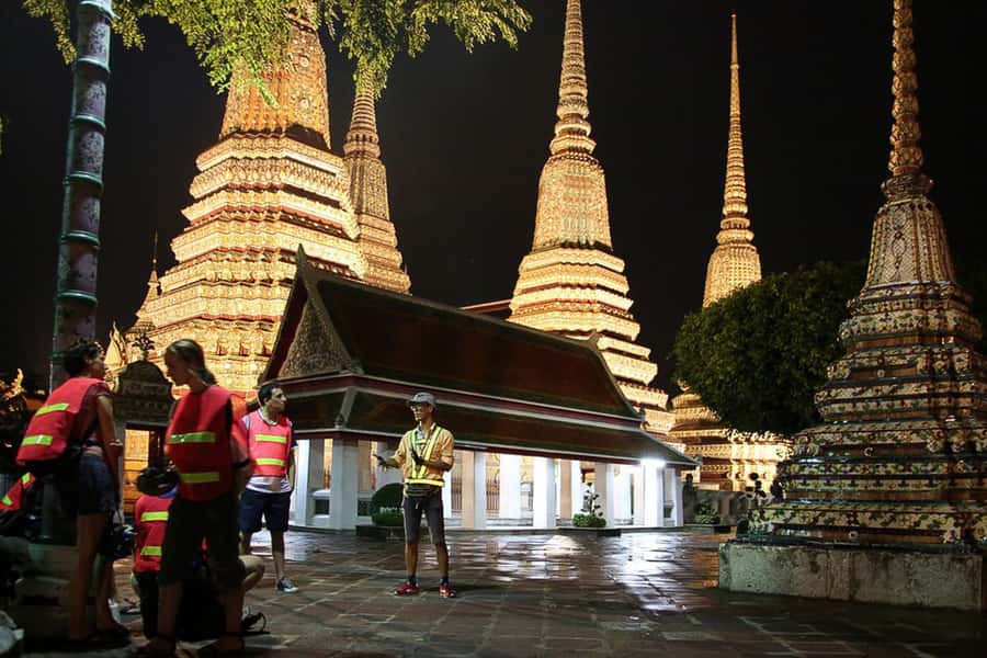 Bangkok at Sunset 5-Hour Bike Tour - Dinner at a typical Thai restaurant