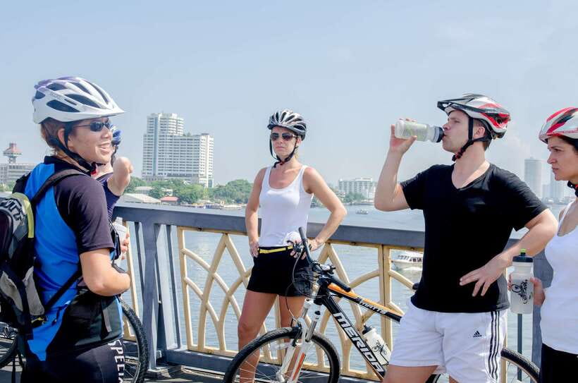 Bangkok: Backstreets and Historic Temples Bike Tour - Who will get the most from this tour