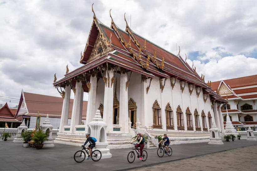 Bangkok: Backstreets and Historic Temples Bike Tour - Why this ride shows a different Bangkok