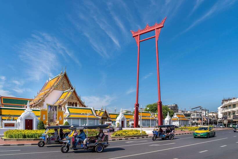 Bangkok: Backstreets and Historic Temples Bike Tour - Baan Bu Bronze Work Community and old railway history