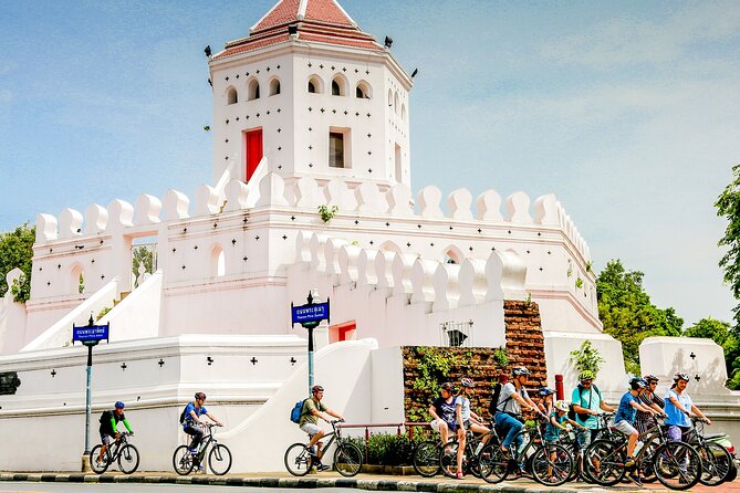 Bangkok: Backstreets and Temple Historic Bike Tour - Why the guides make such a difference