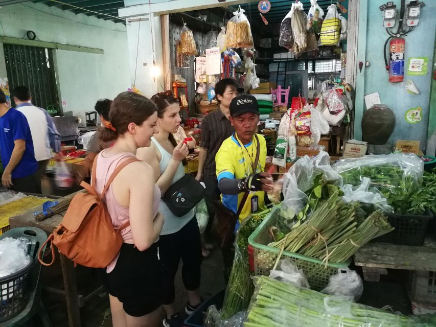 Bangkok: Bike and Canal Boat Tour with Lunch - Wat Ko and the final stretch by bicycle