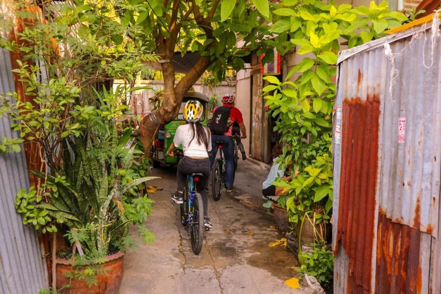 Bangkok: Bike and Canal Boat Tour with Lunch - Bangkok Yai by long-tail boat
