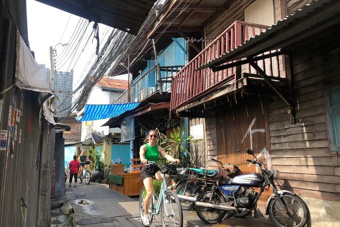 Bangkok: Bike and Longtail Boat Tour with Lunch - One hour on Bangkok’s quiet klongs