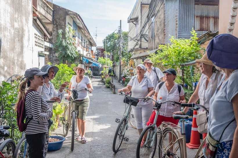 Bangkok: Bike, Boat & Food Tour in Thonburi - Thai food at a local restaurant