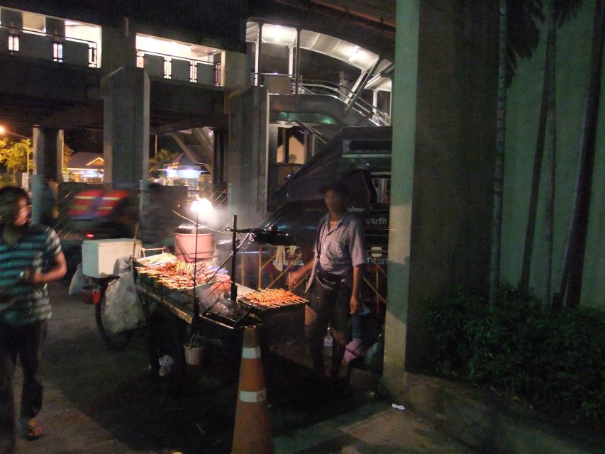 Bangkok by Night Cycling Tour with Street-food Meal - Thonburi, local streets, and the quieter side of Bangkok