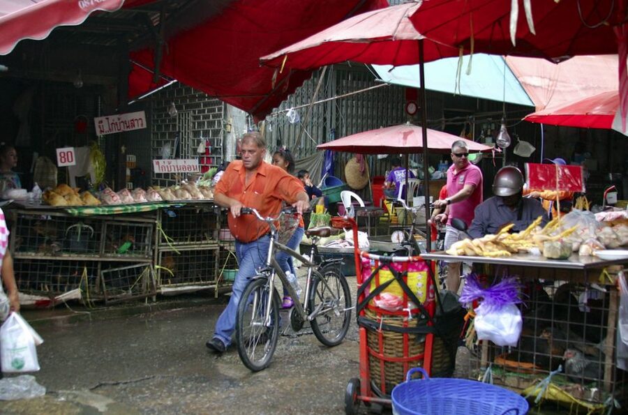 Bangkok: City Culture half-day Bike Tour - A local lunch ends the ride on a useful note