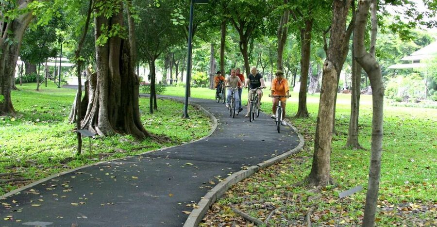 Bangkok: City Culture half-day Bike Tour - Why this bike ride shows Bangkok so well