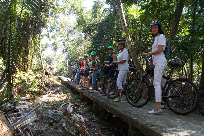 Bangkok Green Oasis 4-Hour Bike Tour with Boat Ride - Sri Nakhon Khuean Khan Park and Botanical Garden
