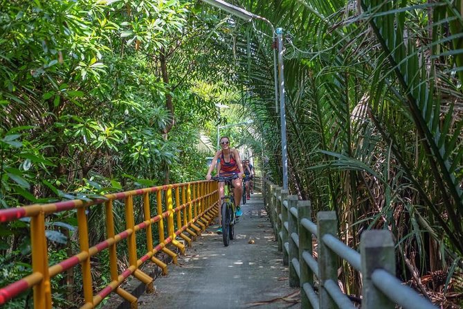 Bangkok Jungle Bike Tour - Hotel-pickup & Lunch - Thai lunch beside the river