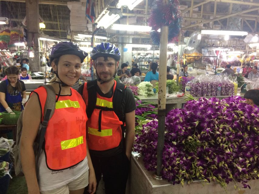 Bangkok: Night Bike Ride and Dinner at a Local Restaurant - Why Bangkok works better on two wheels after sunset