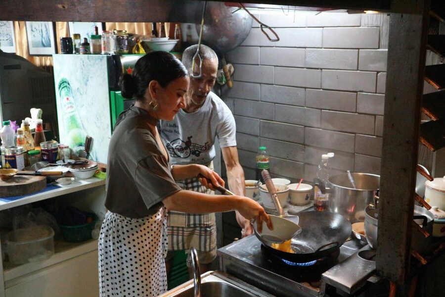 Bangkok: Night Bike Ride and Dinner at a Local Restaurant - Riding back through Bangkok’s side streets