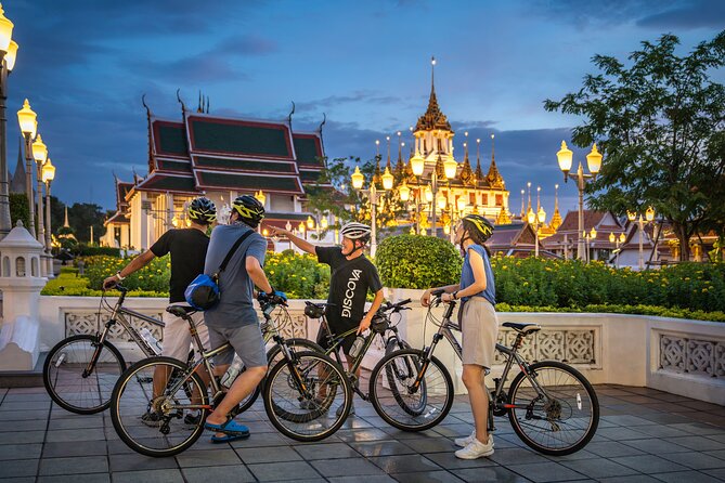 Bangkok: Night Bike Tour with Temples & Flower Market Visit - What the cycling is really like