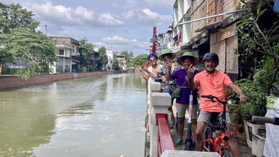 Bangkok : Old City Guided E-Scooter &/or Bike Tour - Wat Saket and the Golden Mount area