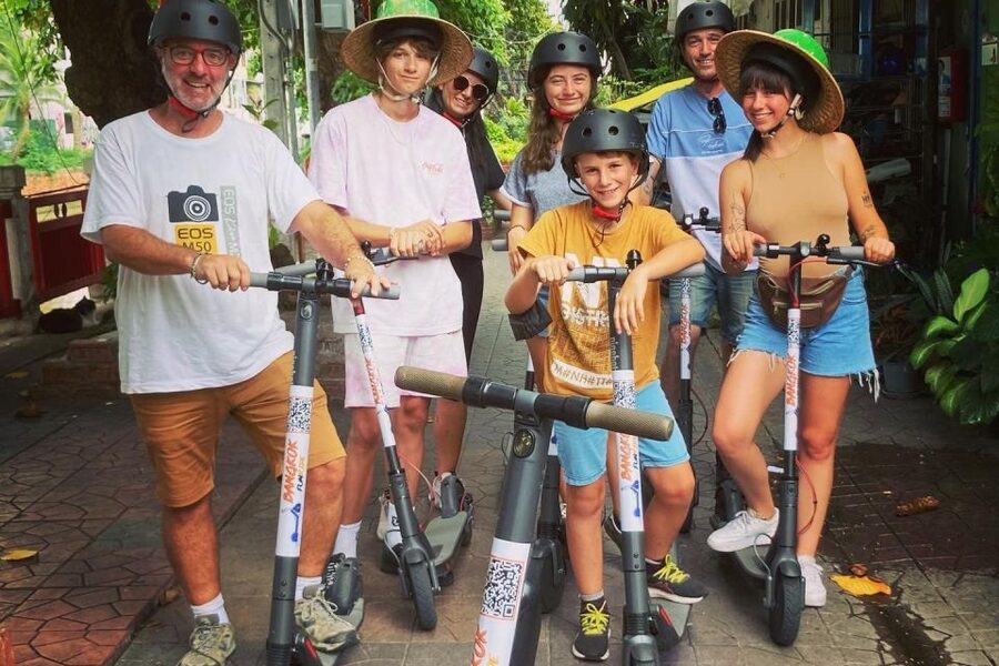Bangkok : Old City Guided E-Scooter &/or Bike Tour - Wat Chana Songkhram and the approach to Khao San Road