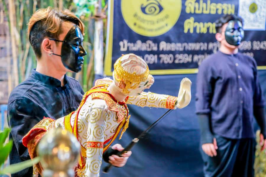 Bangkok’s Past with Local Taste Tour by Bike and Boat - Lunch beside Khlong Bang Luang
