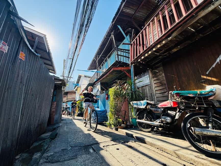 Bangkok: Temples, Canals & Local Life Bike Tour - Talat Phlu and the first taste of local life