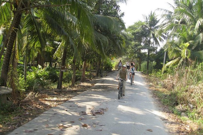 Bangkok Tour by Boat and Bike - Cycling through villages and local communities
