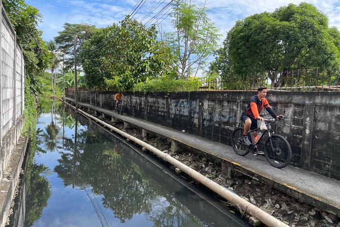 Bangkok Tour by Boat and Bike - Temples and places outside the standard circuit