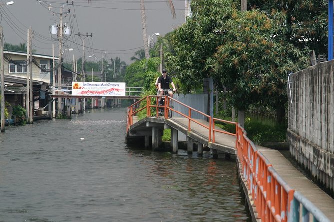 Bangkok Tour by Boat and Bike - The Bhumibol Bridge stop