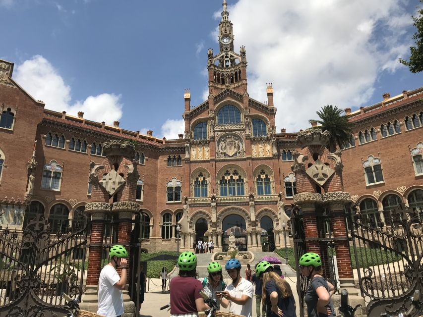 Barcelona: 1.5-Hour Sightseeing Tour by Bike/Electric Bike - What the $20 price really includes
