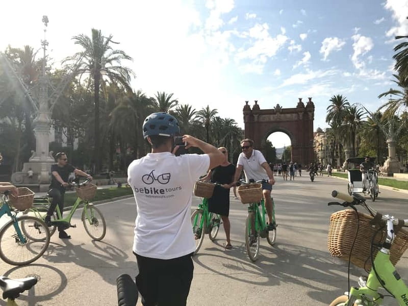Barcelona: 1.5-Hour Sightseeing Tour by Bike/Electric Bike - Why a bike works so well in Barcelona