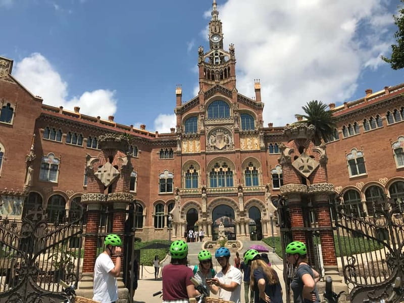 Barcelona: 1.5-Hour Sightseeing Tour by Bike/Electric Bike - Gothic streets and Barcelona Cathedral