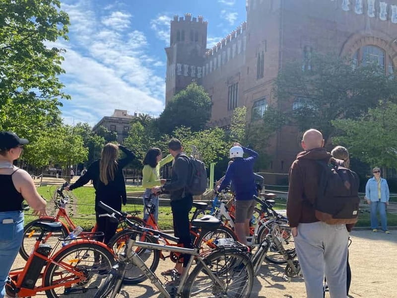 Barcelona: 1.5-Hour Sightseeing Tour by Bike/Electric Bike - La Rambla and La Boquería