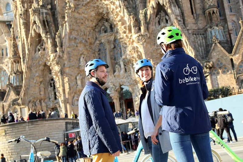 Barcelona: 1.5-Hour Sightseeing Tour by Bike/Electric Bike - Port Vell and the modern waterfront