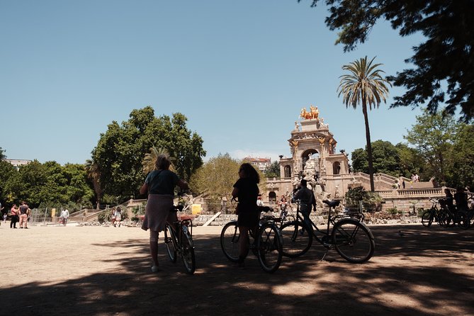 Barcelona 3-hour Bike or E-Bike Tour: Highlights and Hidden Gems - Starting Beneath the Palms at Plaça Reial