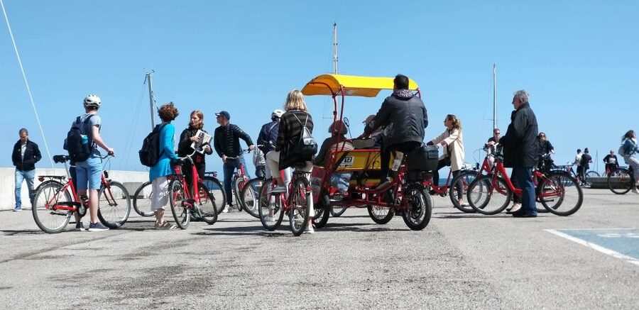 Barcelona: 3-Hour Bike Tour with Spanish Tapas - Starting among Born’s churches and old lanes