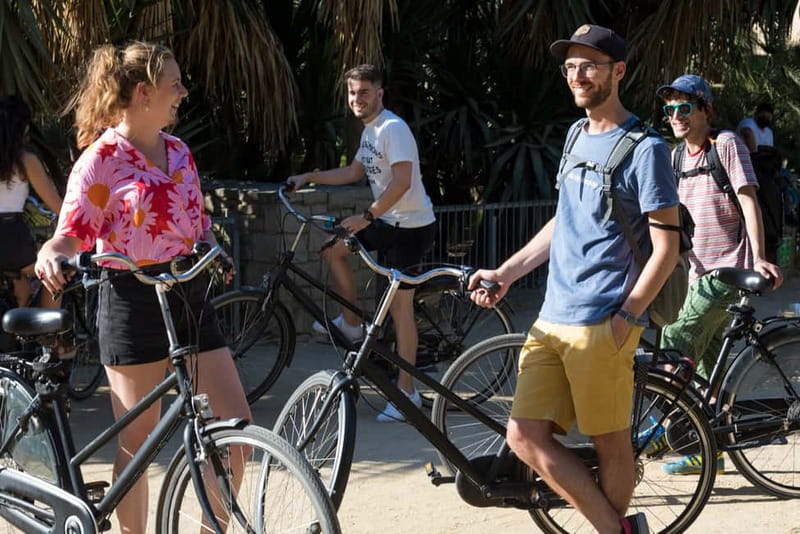 Barcelona: Bike Rental for 2 - 24 Hours - Service, languages, and the booking experience
