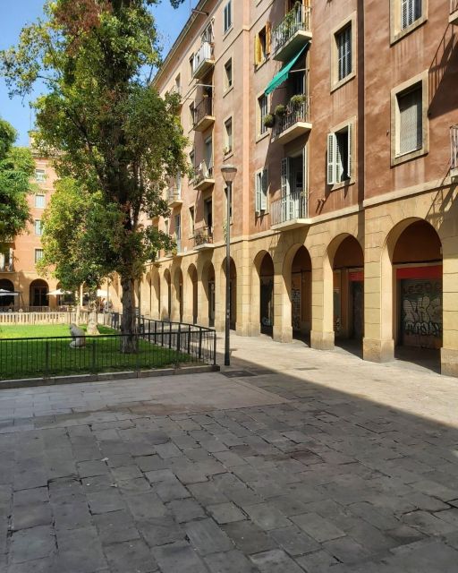 Barcelona: Bike Tour for Families - Meeting at Plaça George Orwell