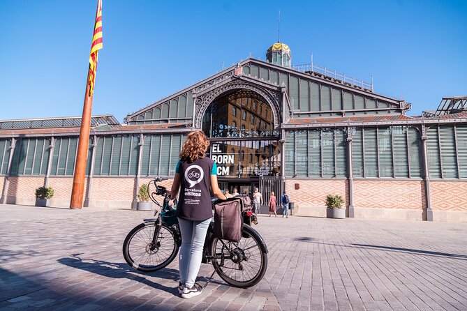 Barcelona Bike tour, Gaudí houses or beach bike or eBike tour - La Barceloneta and the ride back