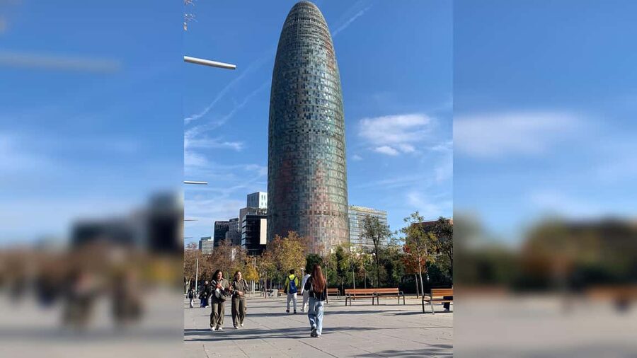 Barcelona Bike Tour: Iconic Sights & Hidden Spots - What the local guide adds