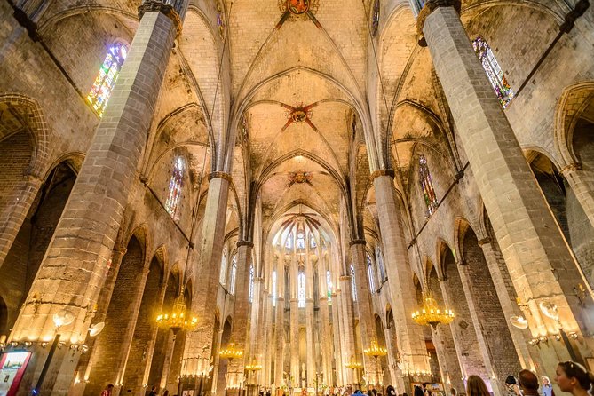 Barcelona e-Bike Tour: Gaudí & Old Town Small Group - Poblenou and the everyday Rambla