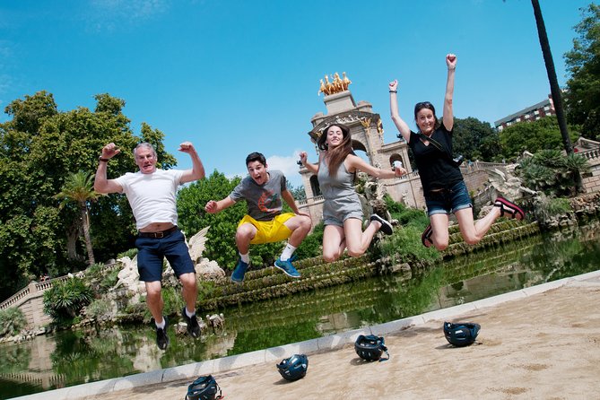 Barcelona e-Bike Tour: Gaudí & Old Town Small Group - Gaudí and the grand modernist avenues