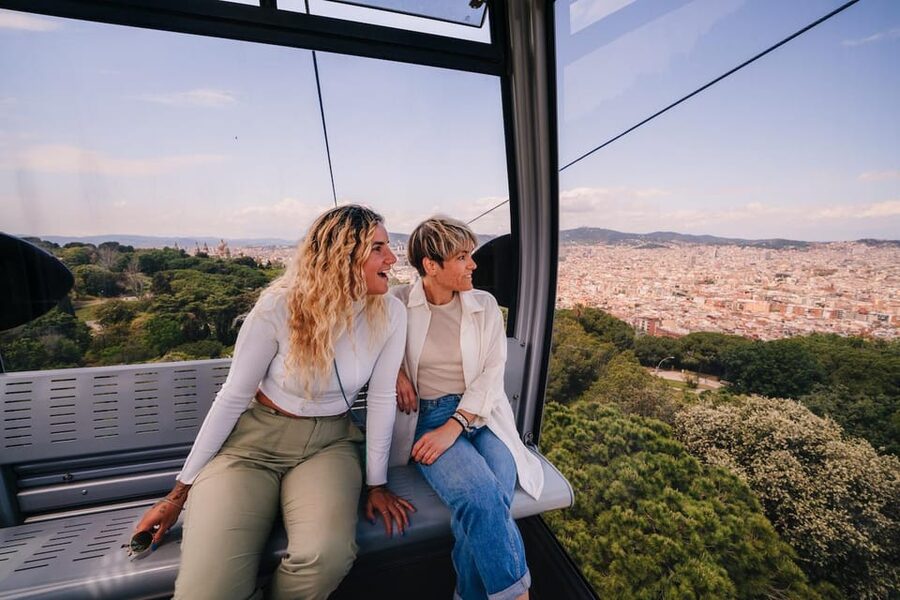 Barcelona: E-Bike Tour with Montjuic Cable Car & Boat Ride - The guides make the difference