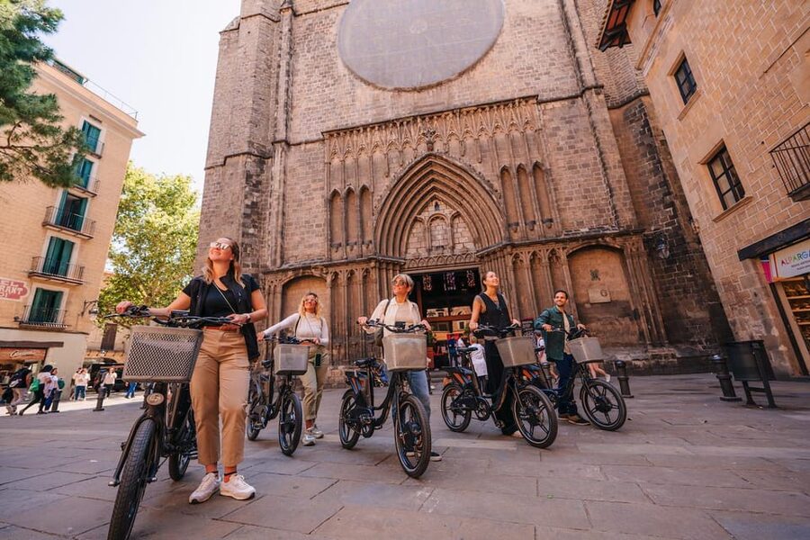 Barcelona: E-Bike Tour with Montjuic Cable Car & Boat Ride - The e-bikes: helpful, but not magic