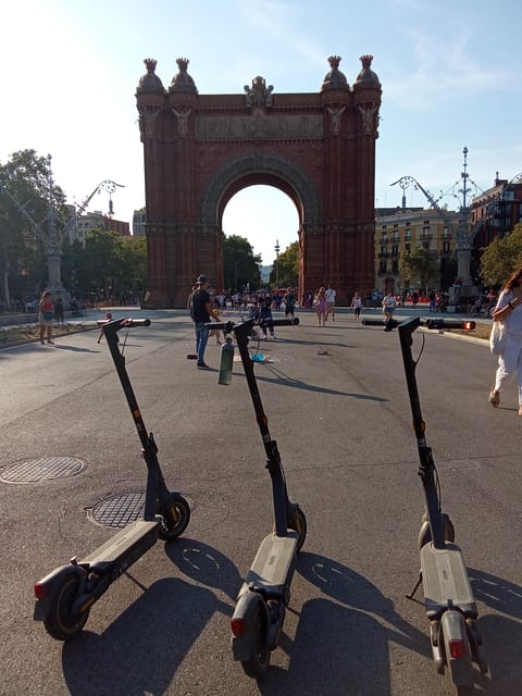 Barcelona: e-scooter and Bike tour - Montjuïc for the best panorama