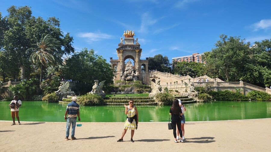 Barcelona: e-scooter and Bike tour - Sagrada Família as the tour’s grand landmark