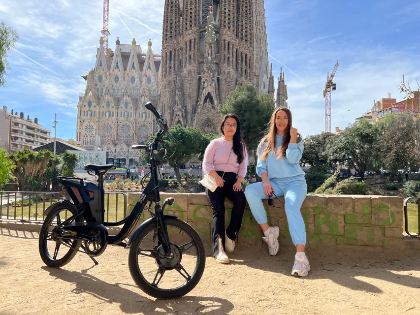Barcelona: Gaudi Guided E-Bike Tour - Waterfront views, harbor stops, and the old city