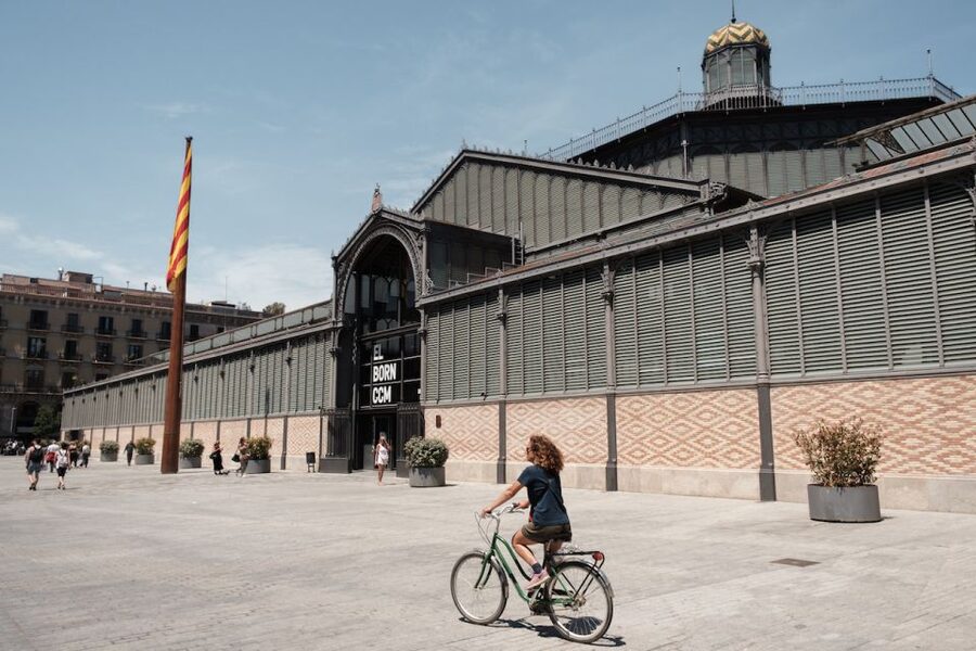 Barcelona: Guided Bike or E-Bike City Tour - Why this three-hour route works so well