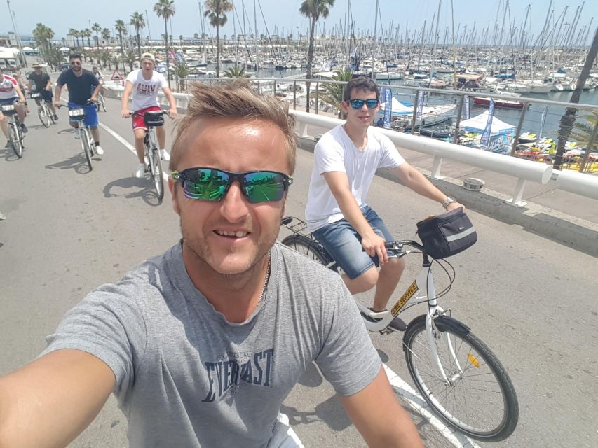 Barcelona Highlights Bike Tour - The guide, languages, and group size